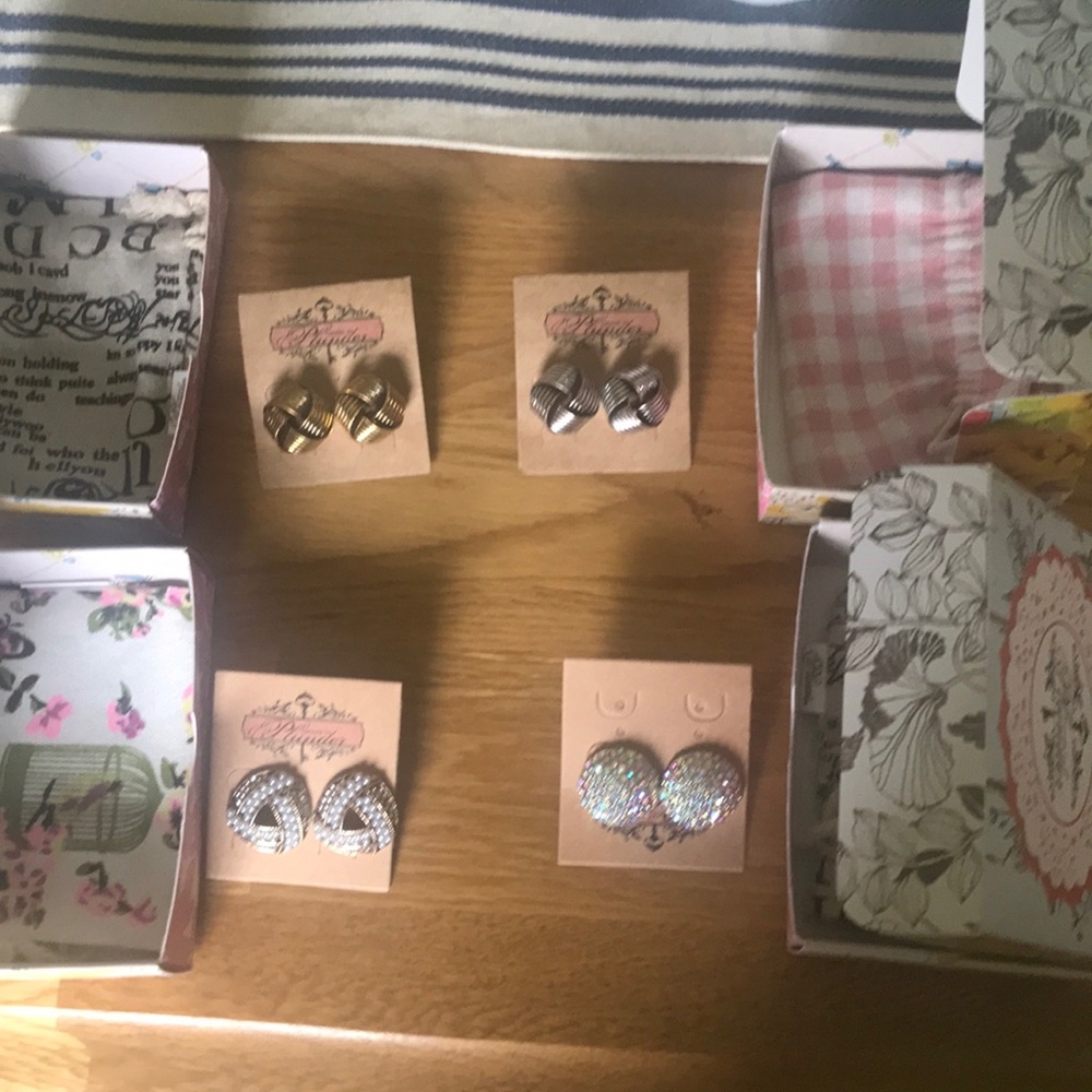 New plunder Earring lot